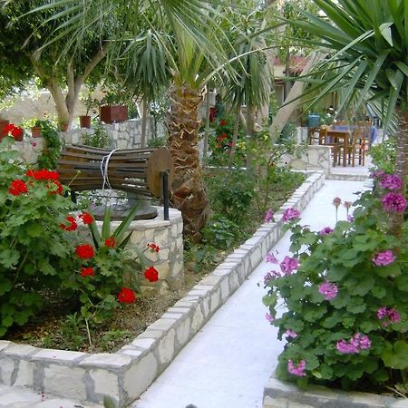 Villa Costas - Popi Szívasz Kültér fotó